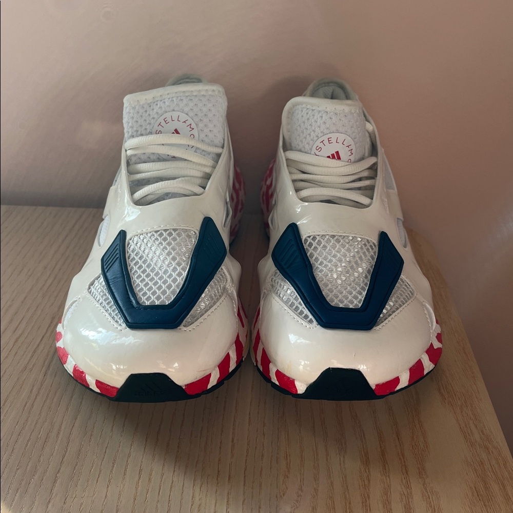 ADIDAS BY STELLA MCCARTNEY UltraBoost '22 Arsenal FC Scarlet Leopard Sneaker 9 - Picture 2 of 9